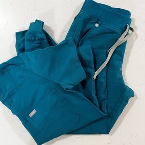 Pre- Figs Scrubs Set size MEDIUM